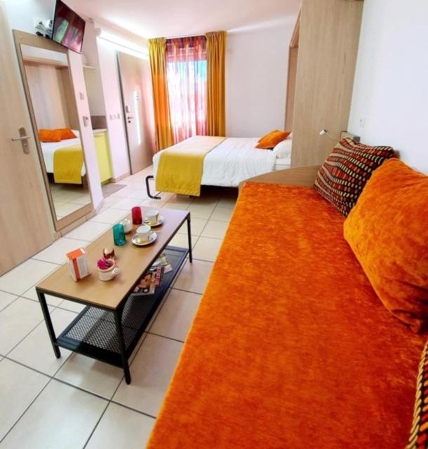 Hotel Au Beaujolais Saint Jean Belleville-sur-Saône Zewnętrze zdjęcie